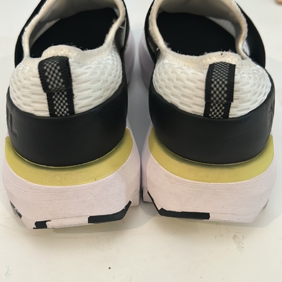 Sorel Women's Kinetic Impact Slip On Strap Shoes in White & Bolt sz US 9.5 - Picture 4 of 5